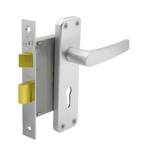 Yale - 2 Lever Lock with Silver Aluminium Robin Handle
